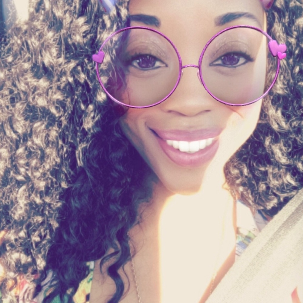 Meet your Posher, Khara